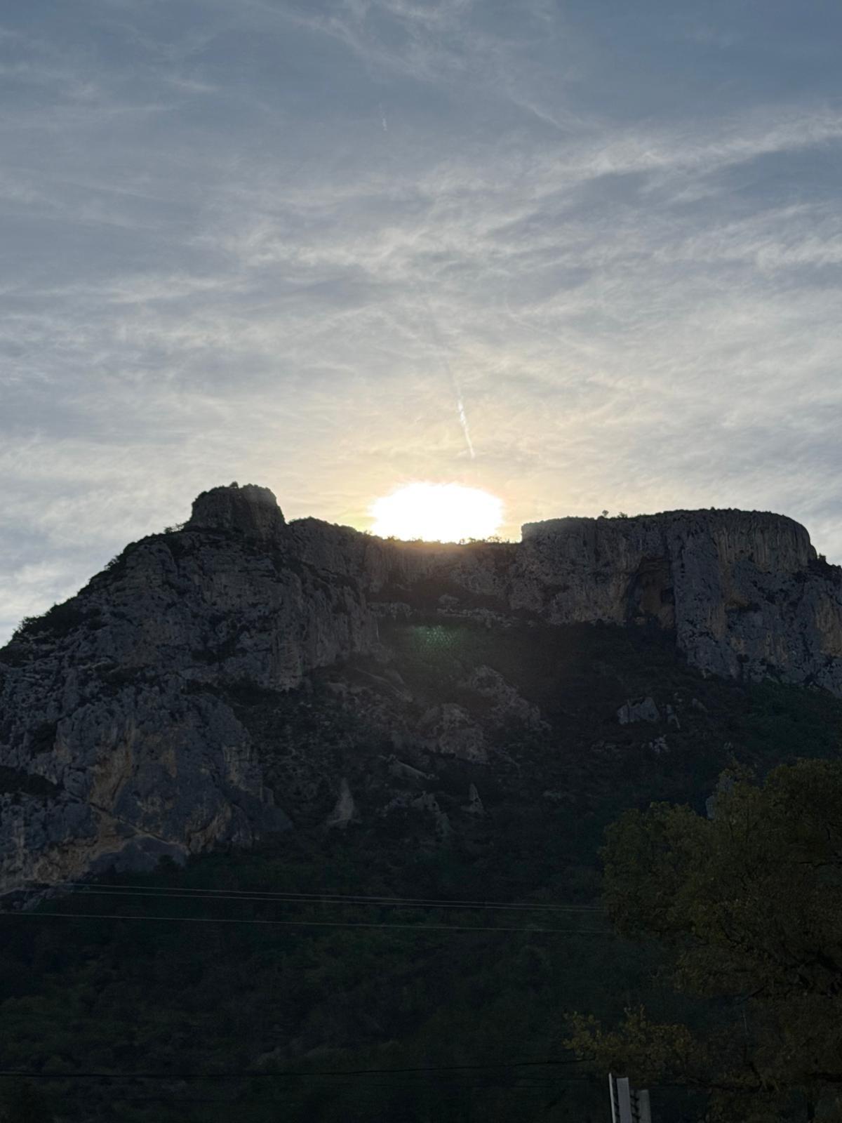 Levee de soleil sur l ourbes